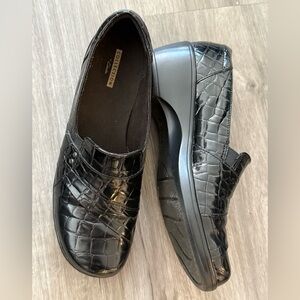 Black Croc-Embossed Loafers – Clarks Collection | Women’s US 9.5